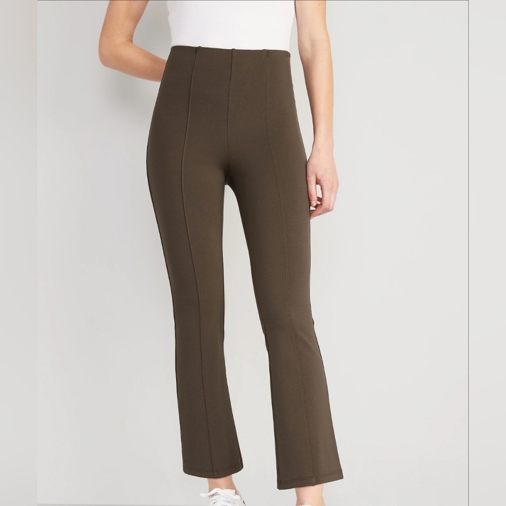 Old Navy Extra High-Waisted Stevie Crop Kick Flare Pants - Size S